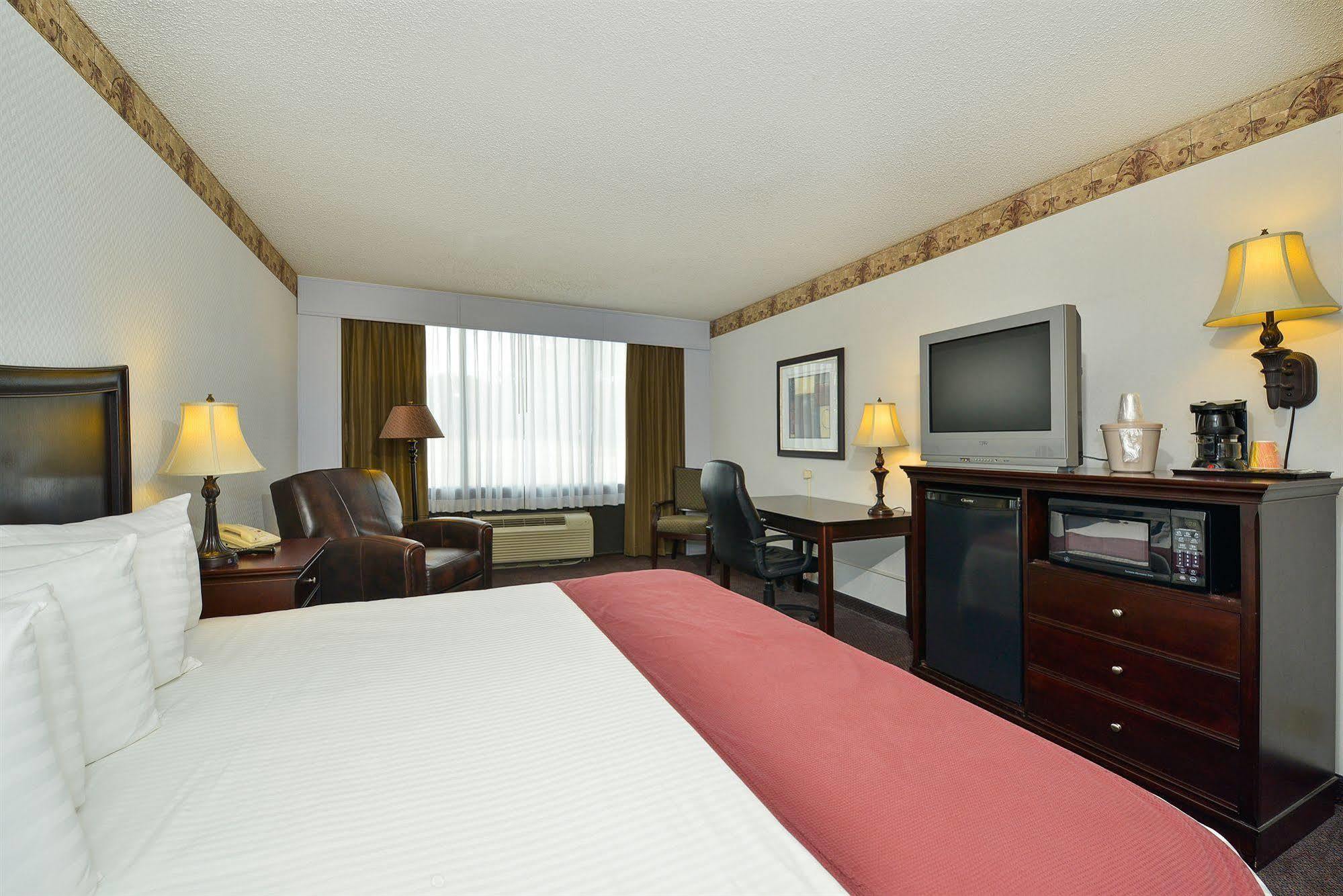 Days Inn By Wyndham Pittsburg Ks Exterior foto